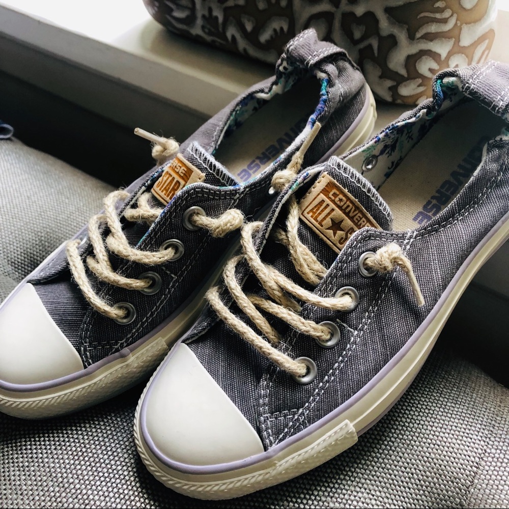 New CONVERSE Women’s Slip On’s size 6